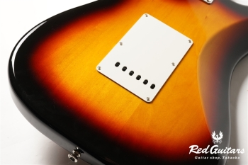 MADE IN JAPAN Traditional II 60s Stratocaster - 3Tone Sunburst